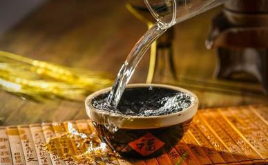 &ldquo;蘭陵美酒郁金香,玉碗盛來琥珀光&rdquo;:漫談中國千年酒文化